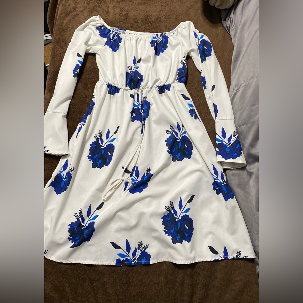 Dress with blue flowers